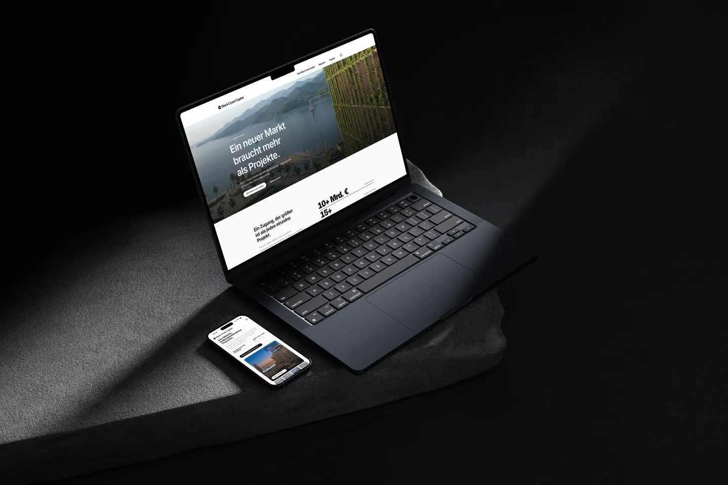 Website von Black Coast Capital auf Laptop und Smartphone