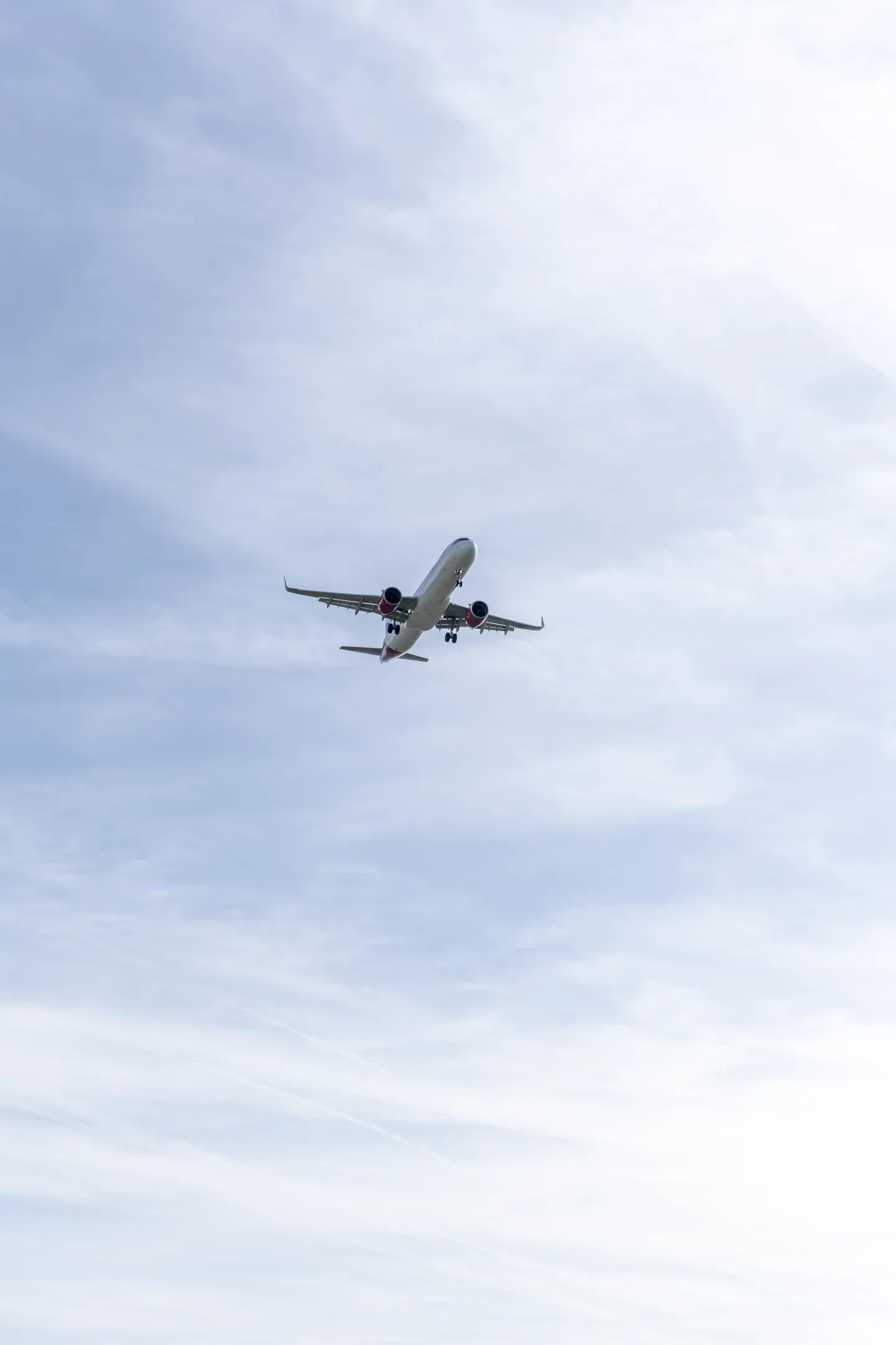 Flugzeug am Himmel